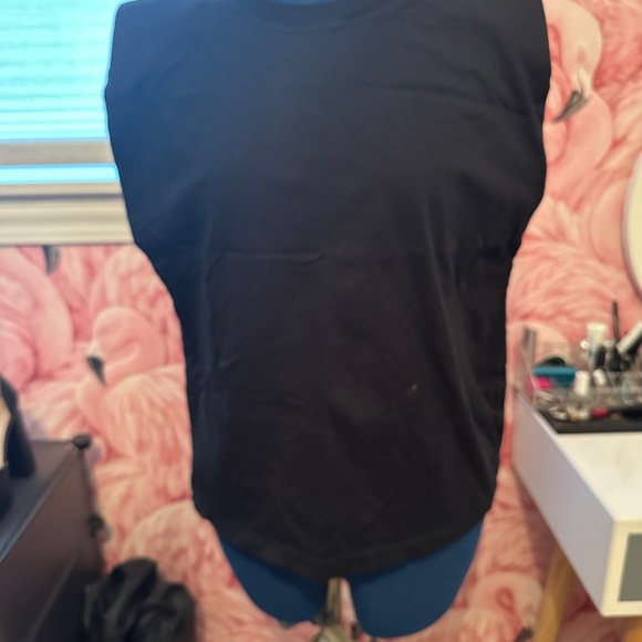 T-Shirt with shoulders - Picture 3 of 3